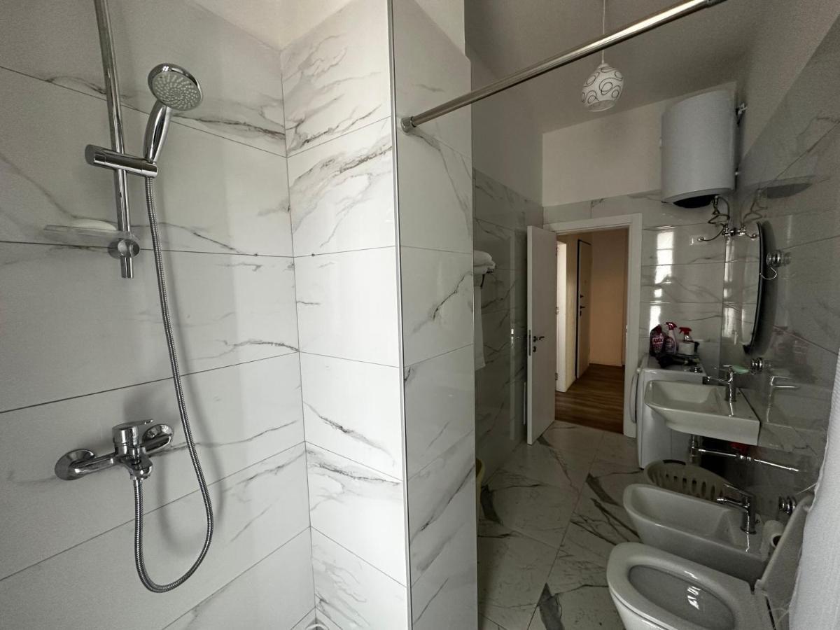 Appartamento Myhouse At 21 Dhjetori Tirana Esterno foto