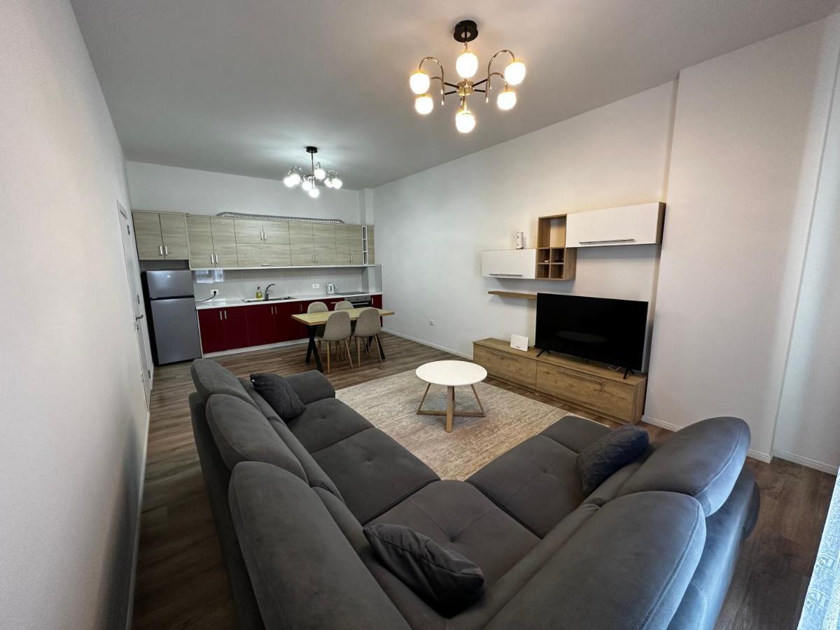 Appartamento Myhouse At 21 Dhjetori Tirana Esterno foto
